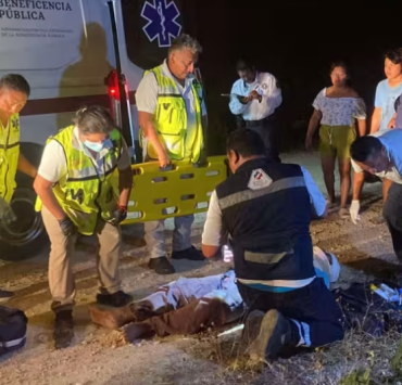 Adulto mayor sufre aparatoso accidente por culpa de un motociclista