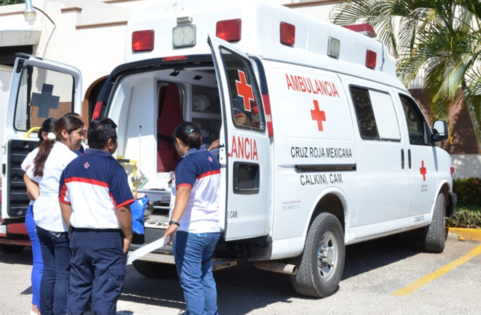 Adulto mayor sufre aparatoso accidente en zona urbana de Campeche