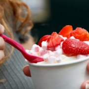 Fresas con crema desatan polémica en Campeche