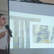 Restauran pilastras de azulejos con técnicas de alta precisión