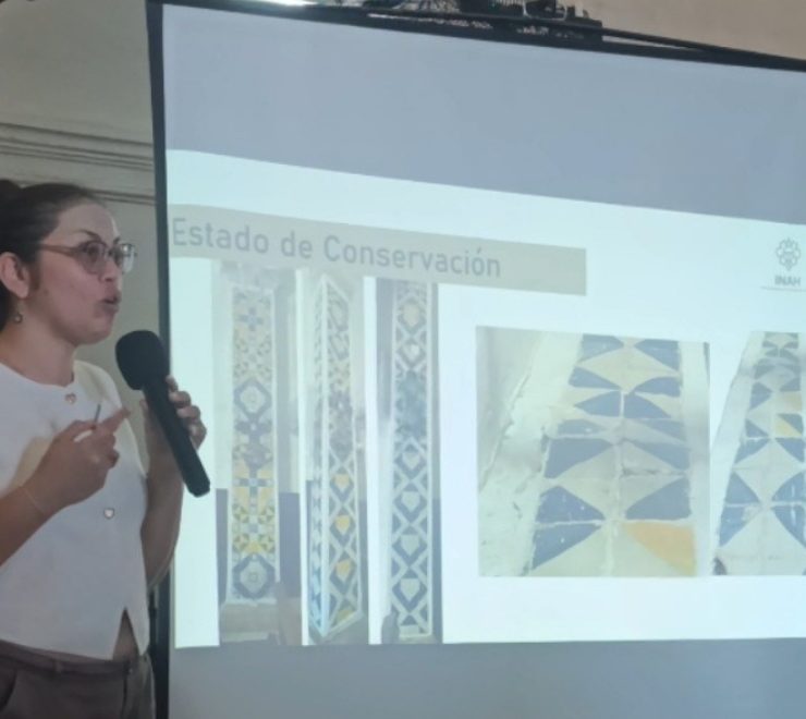 Restauran pilastras de azulejos con técnicas de alta precisión