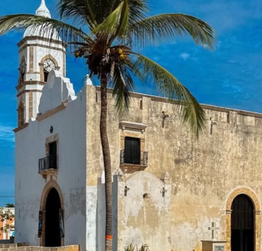 Marea blanca en San Román, Campeche
