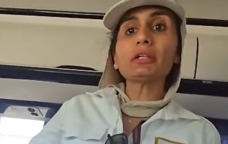 Señalan a agente de Migración por intimidar a reportero