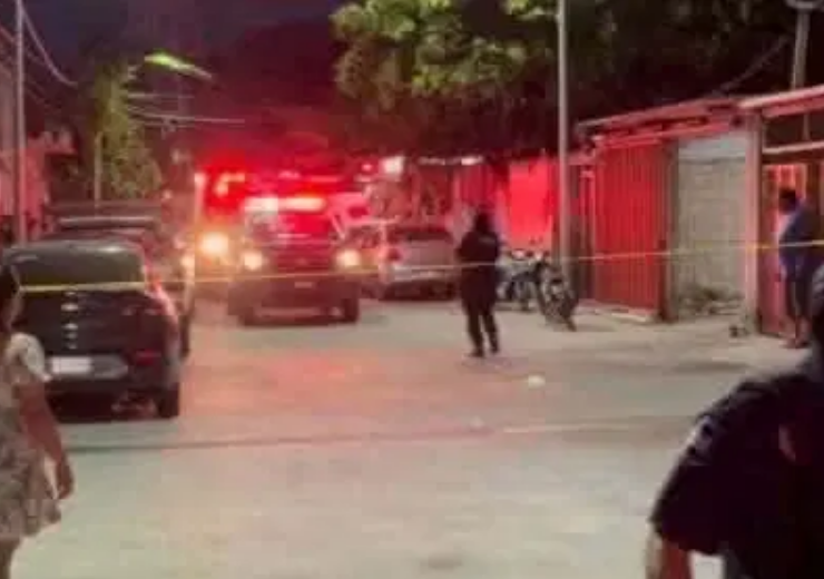 Ataque armado en vivienda deja tres heridos