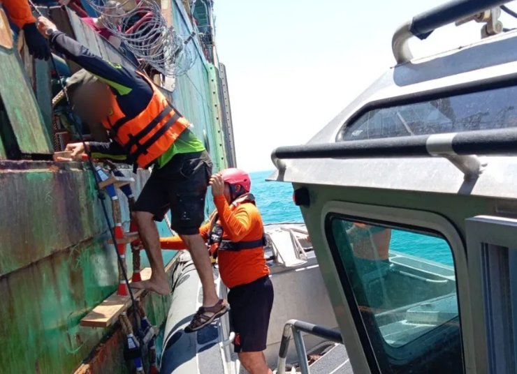 Marina rescata a cinco náufragos en Ciudad del Carmen