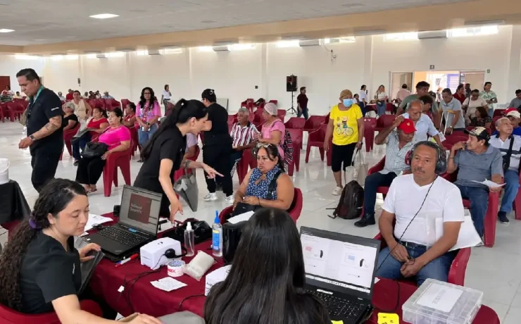 Beneficencia Pública entregó 398 auxiliares auditivos en Campeche