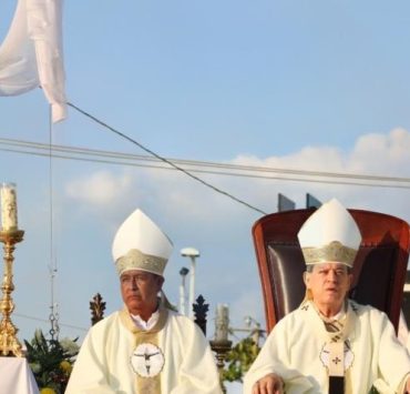 Monseñor recibe el "Báculo del Pueblo": Impacto total en Campeche