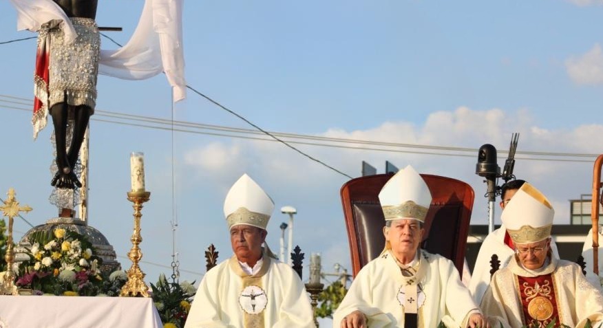 Monseñor recibe el "Báculo del Pueblo": Impacto total en Campeche