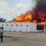 Incendio arrasa palapa en Halachó