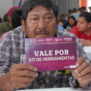 Campeche impulsa la construcción y apoya a los albañiles