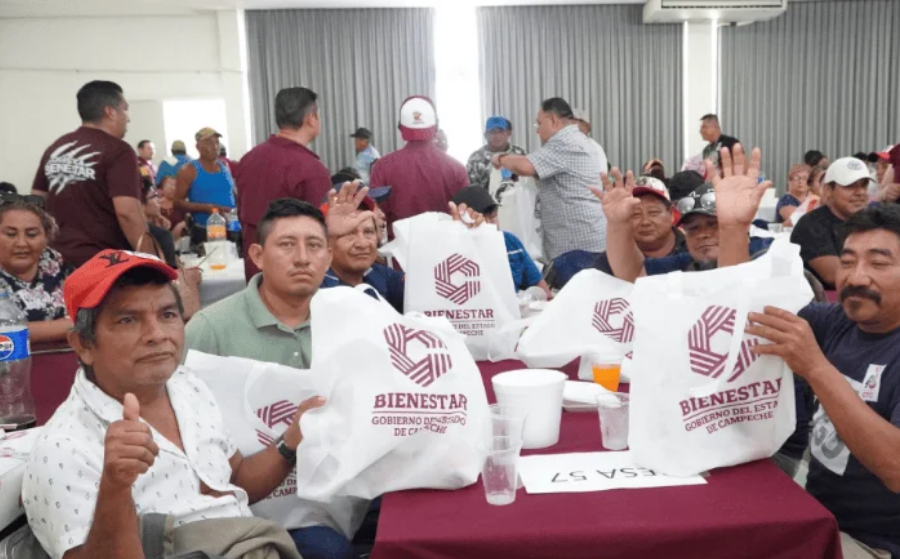 Apoyo directo a albañiles con programas sociales