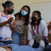 Rescate emocional de parteras en Campeche