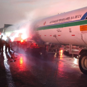 Controlan incendio en pipa de gas en Seybaplaya