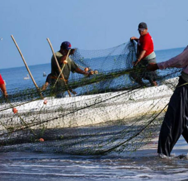 Pescadores quieren hablar de los nuevos motores marinos