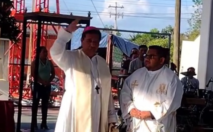 El obispo llega a Ukum y enciende la fe en la región