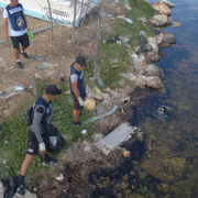 La Marina retira más de 130 kilos de desechos