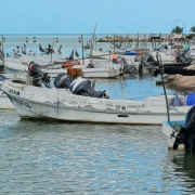 Marineros sorprendidos por intensa tormenta en Campeche