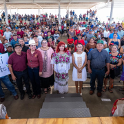 Sansores entregó semillas y fertilizantes a miles de productores