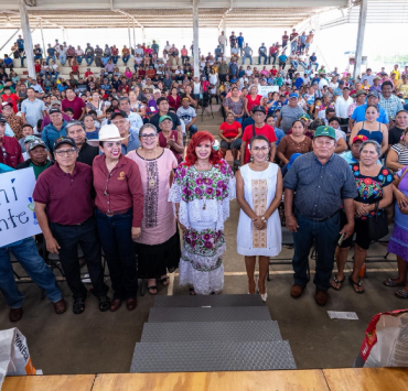 Sansores entregó semillas y fertilizantes a miles de productores