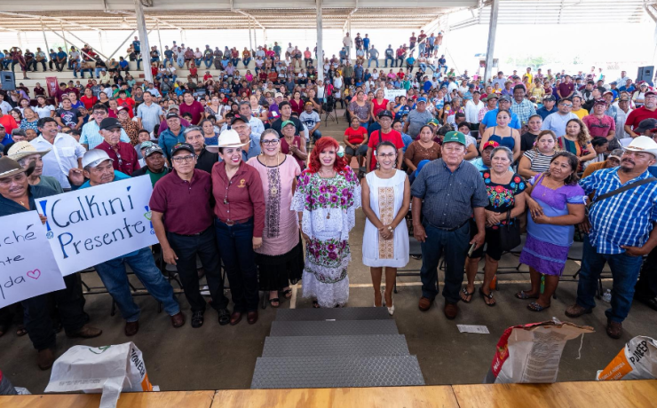 Sansores entregó semillas y fertilizantes a miles de productores