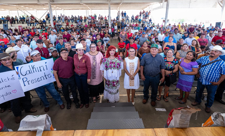 Sansores entregó semillas y fertilizantes a miles de productores
