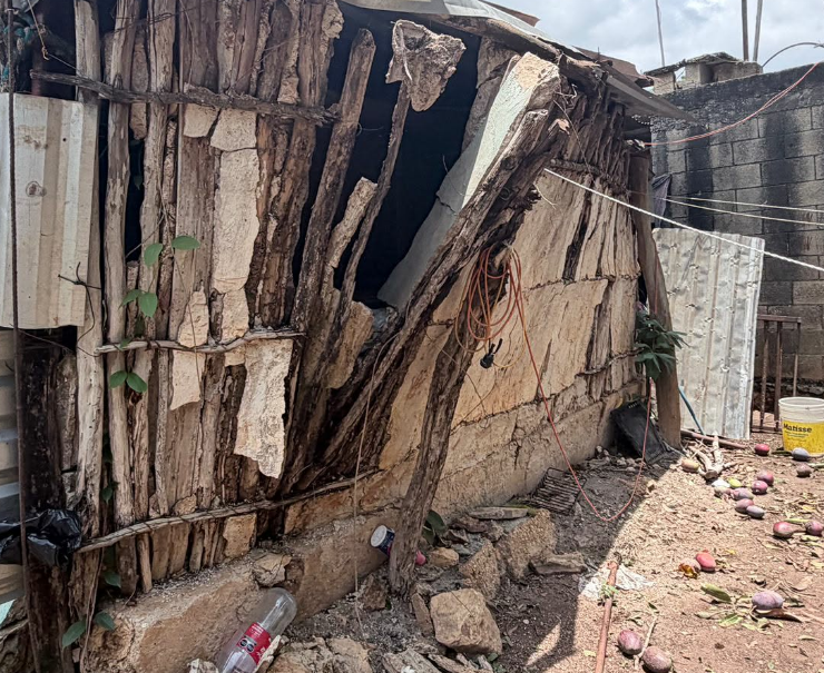 Tormenta entierra patrimonio de las familias de San Antonio Bobolá
