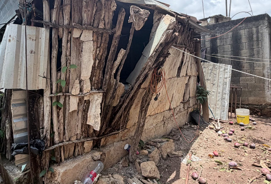 Tormenta entierra patrimonio de las familias de San Antonio Bobolá
