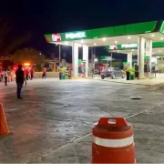 Explosión en gasolinera deja a trabajador Entre la vida y la muerte