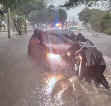 Onda tropical suspende clases en Campeche