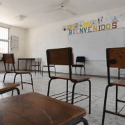 Refugios escolares en plena opacidad, van practicante a ciegas