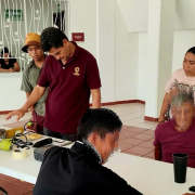 Supervisan albergue Jo'olnaj en Campeche