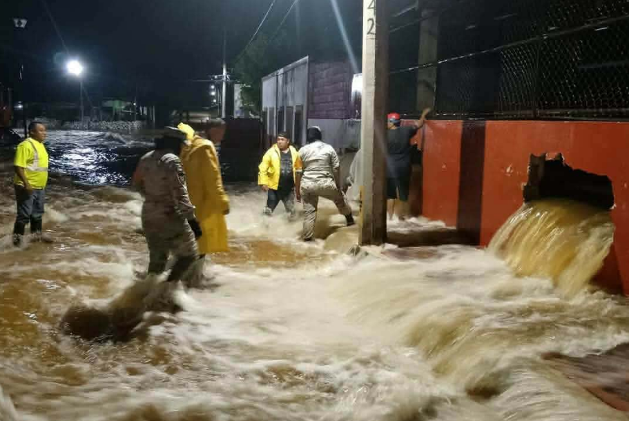 ICH-EK bajo el agua tras intensas lluvias