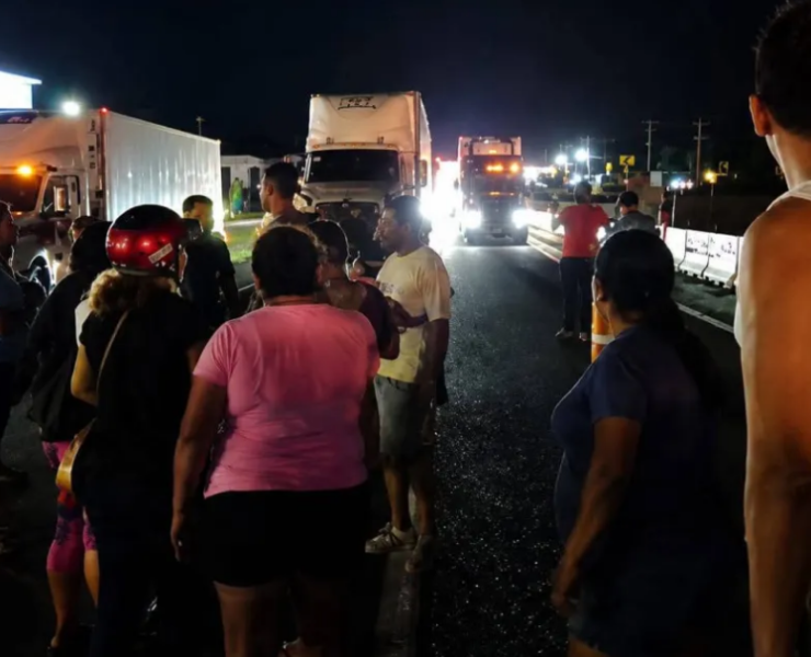 Pobladores bloquean la Mérida-Campeche por varias horas