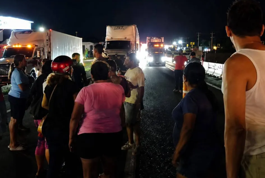 Pobladores bloquean la Mérida-Campeche por varias horas