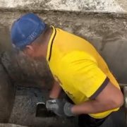 Alcaldía de Campeche limpia pozos y drenajes
