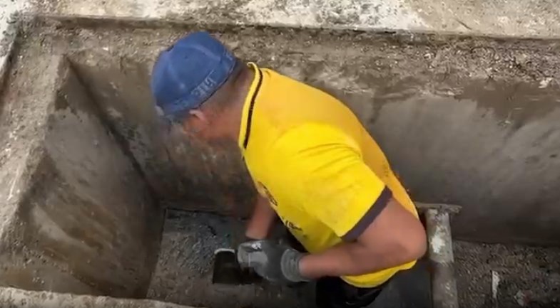 Alcaldía de Campeche limpia pozos y drenajes