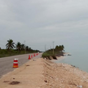 Oleaje y marejadas provocan erosión en carretera. Alerta y prevención