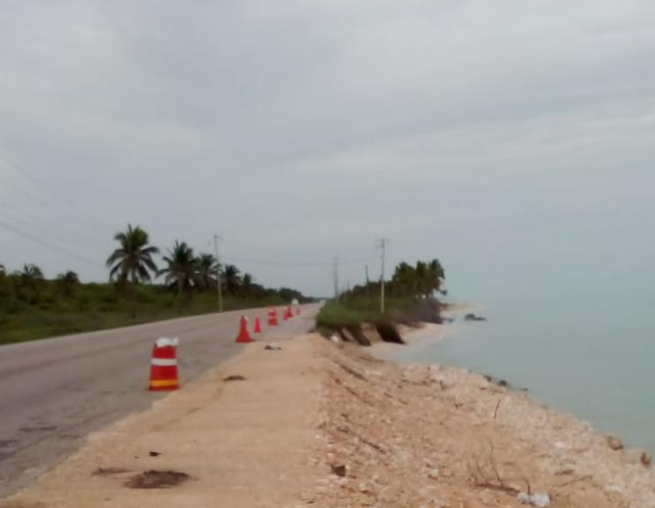 Oleaje y marejadas provocan erosión en carretera. Alerta y prevención