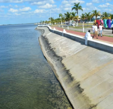 Plantas residuales contaminan la bahía de Campeche