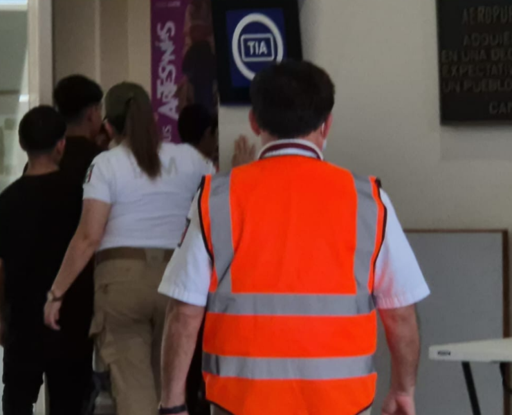 Llega otro vuelo con repatriados a Campeche