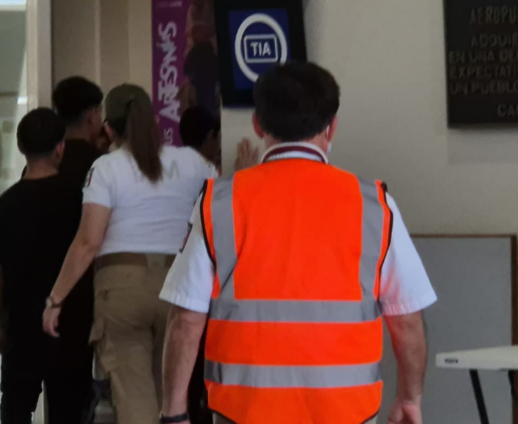 Llega otro vuelo con repatriados a Campeche