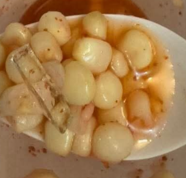 Denuncian vidrio en esquites, riesgo a la salud