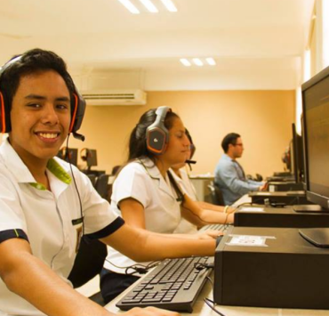 Miles de jóvenes buscan beca en Campeche
