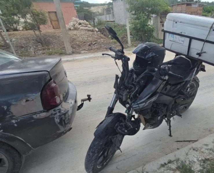 Choque por alcance deja daños materiales