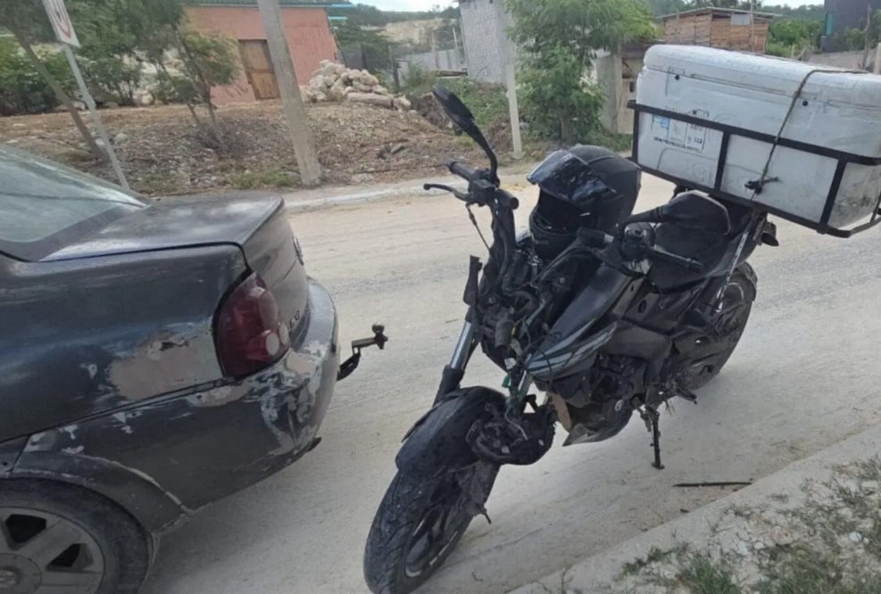 Choque por alcance deja daños materiales