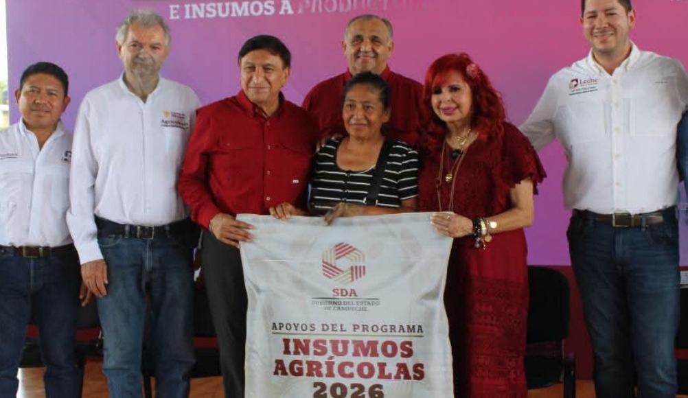 Sansores impulsa el campo de Escárcega con insumos