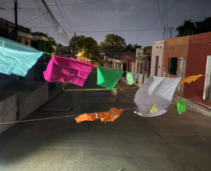 Vecinos toman la "Calle 101" como protesta por la falta de luz