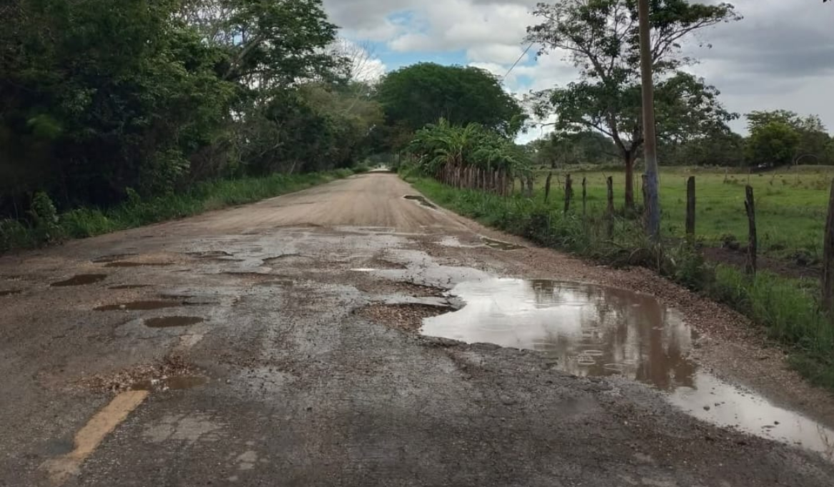 Obras en Palizada avanzan con maquinaria pesada