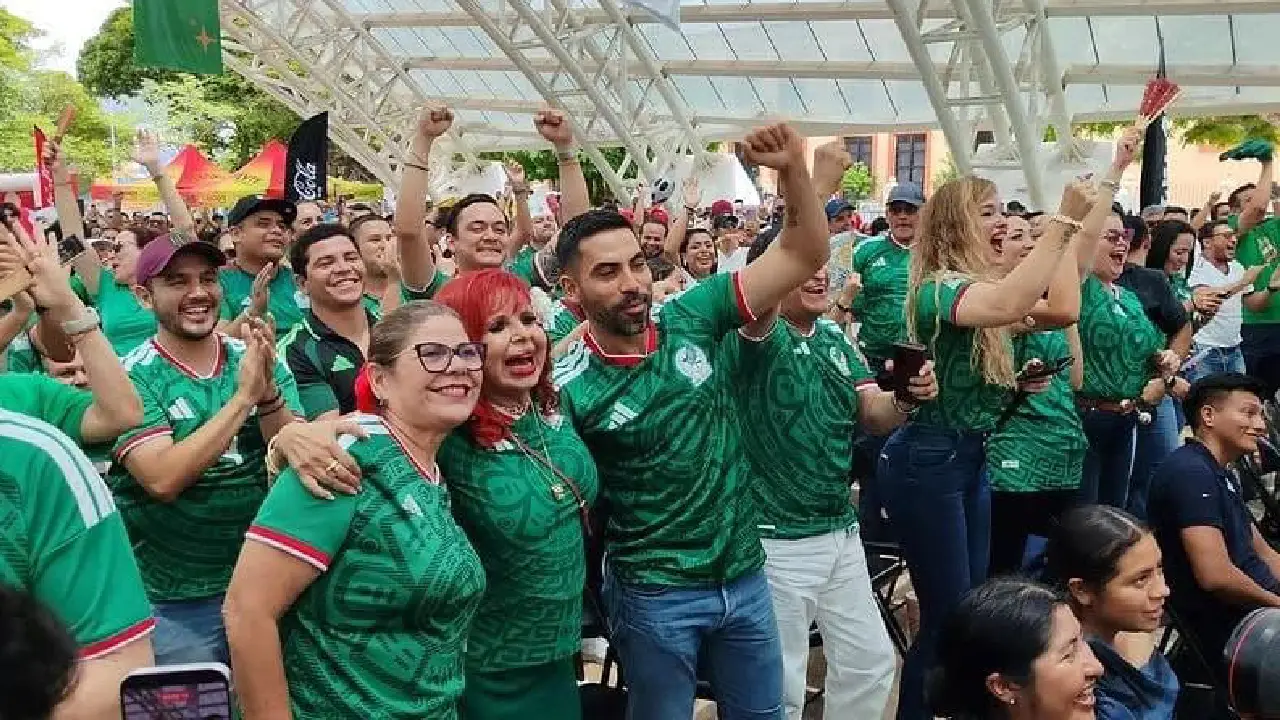 Pasión futbolera en el Domo del Jaguar contagia a miles de aficionados