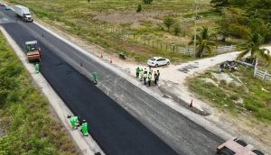 Las acciones contempladas en la Conservación de carreteras 2026 incluyen fresado de pavimento, nueva carpeta asfáltica, renivelaciones y aplicación de microcarpetas para mejorar la seguridad vial.